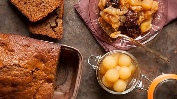 apple honey cake and apple compote