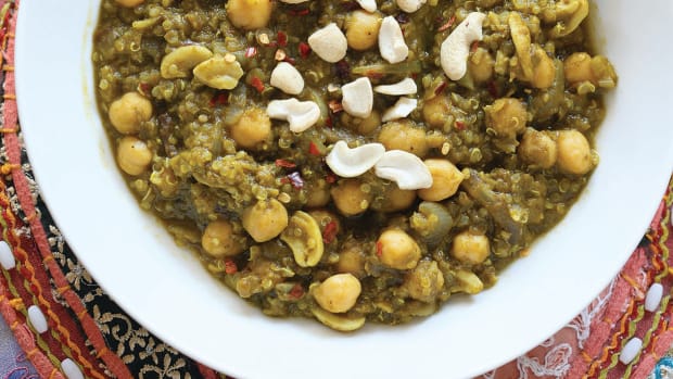 Chickpea Spinach Stew with Lentils and Quinoa