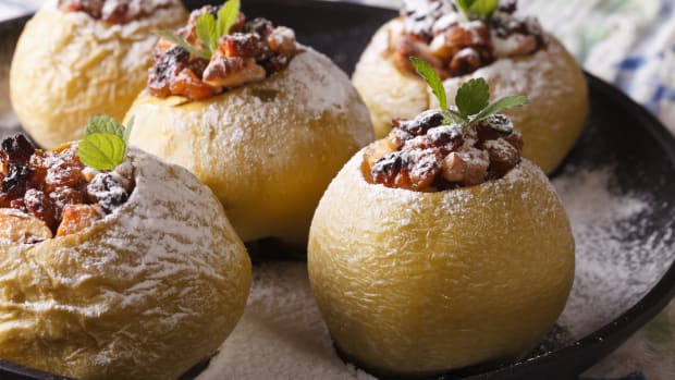 Baked Apples with Raisins