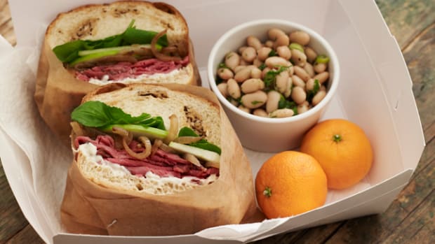 roast-beef-sandwiches-with-white-bean-salad