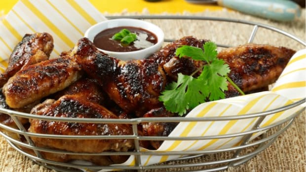 Chicken-Wings-with-Grilled-Ginger-Plum-Coulis