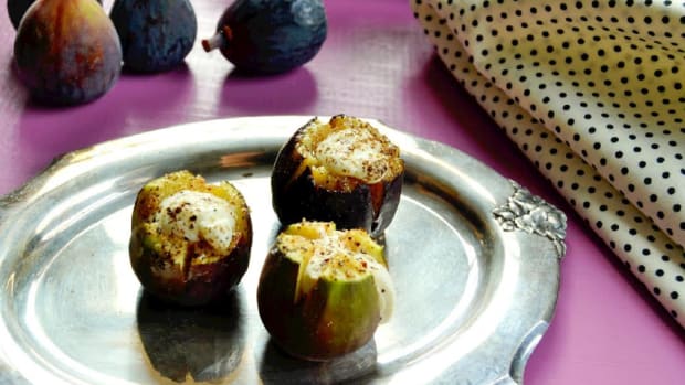 Figs Stuffed with Goat Cheese and Honey