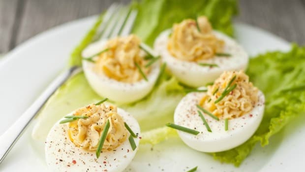 deviled eggs with chives