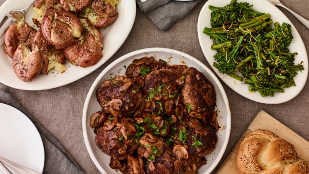 Shabbat in an hour menu with salsbury steak