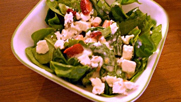 honey almond strawberry spinach salad