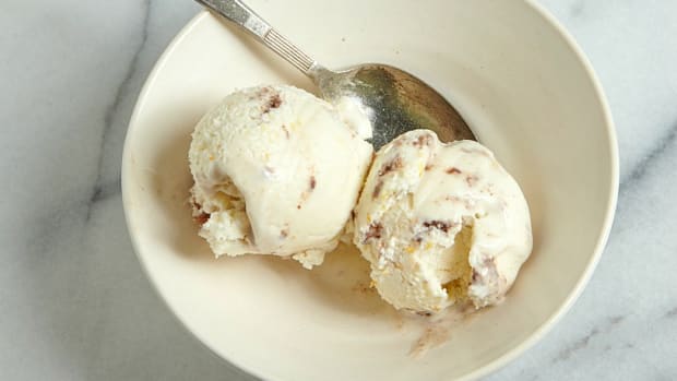 Cream Cheese Ice Cream with Macaroons