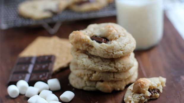 Smores chocolate cookies