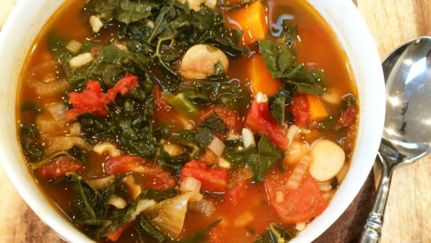 Hearty Kale-Bean Soup8