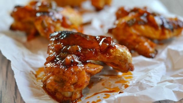 Strawberry Jalapeño Barbecue Chicken Wings