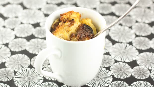 Cinnamon Bun French Toast In A Mug