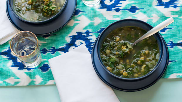 slow cooker beans and greens soup