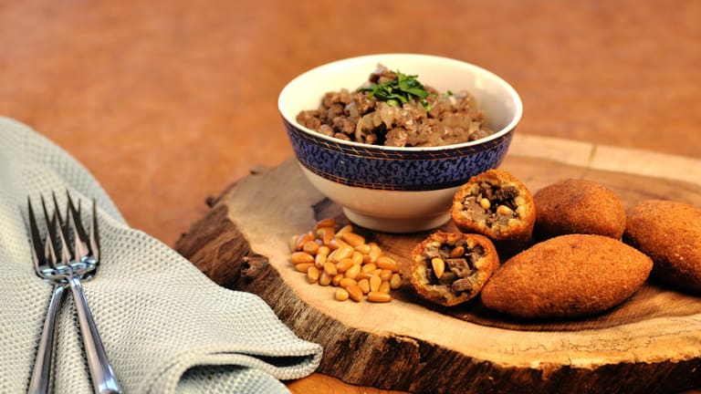 Plan a Simchat Torah Finger Food Party
