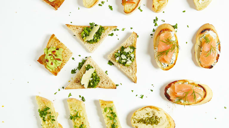 7 Incredible Crostini Ideas: The Perfect Appetizer for a Crowd