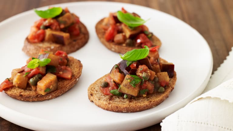 20 Ways to Top Bread Slices for the Perfect Appetizer