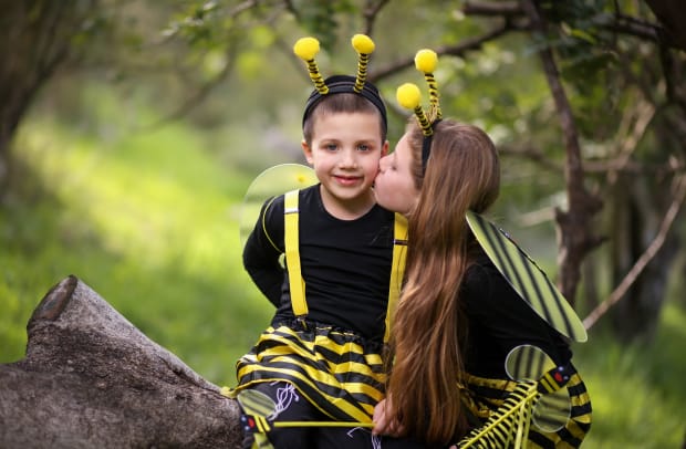 Jamie Geller Family Honey Bee Costume_0881
