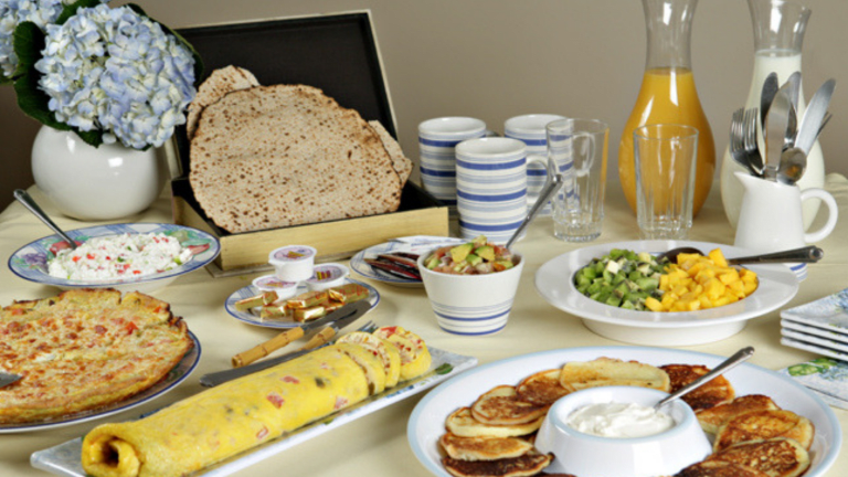 Chol Hamoed Breakfast, Snacks, and Lunch