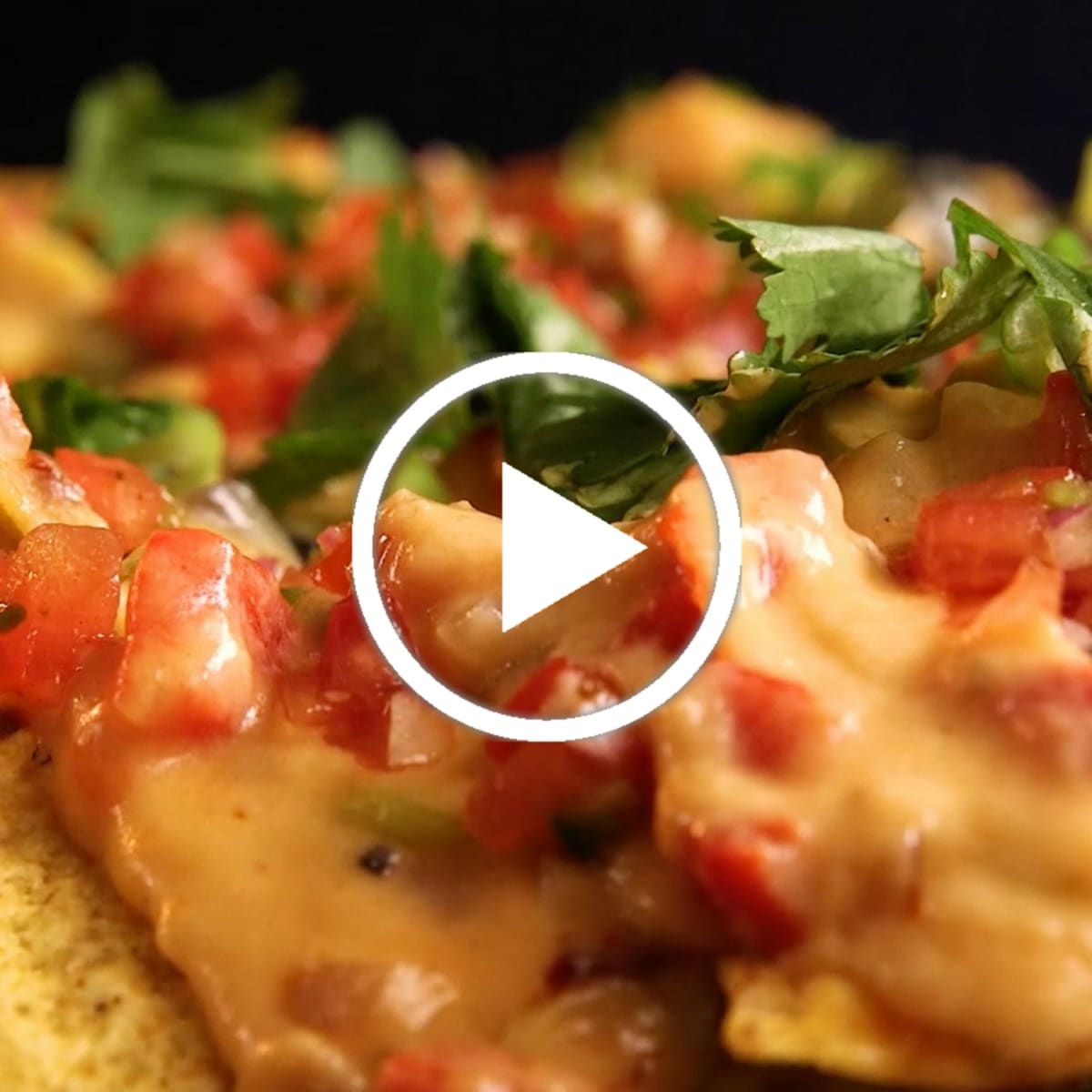 Cheesy Party Nachos with Guacamole image