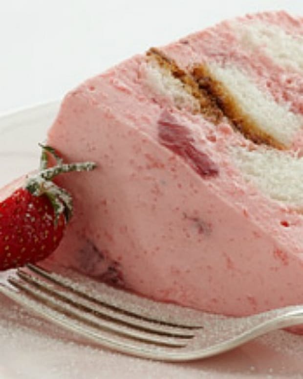 angel-food-cake-strawberry-bavarian