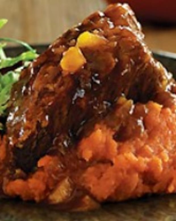 Slow Cooker Beef Short Ribs with Ginger-Mango Barbeque Sauce