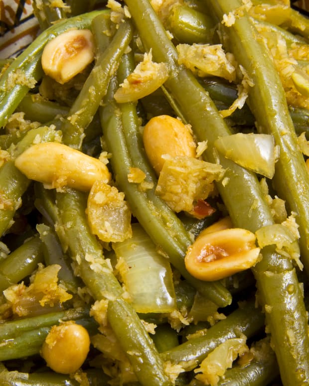 green beans with peanuts