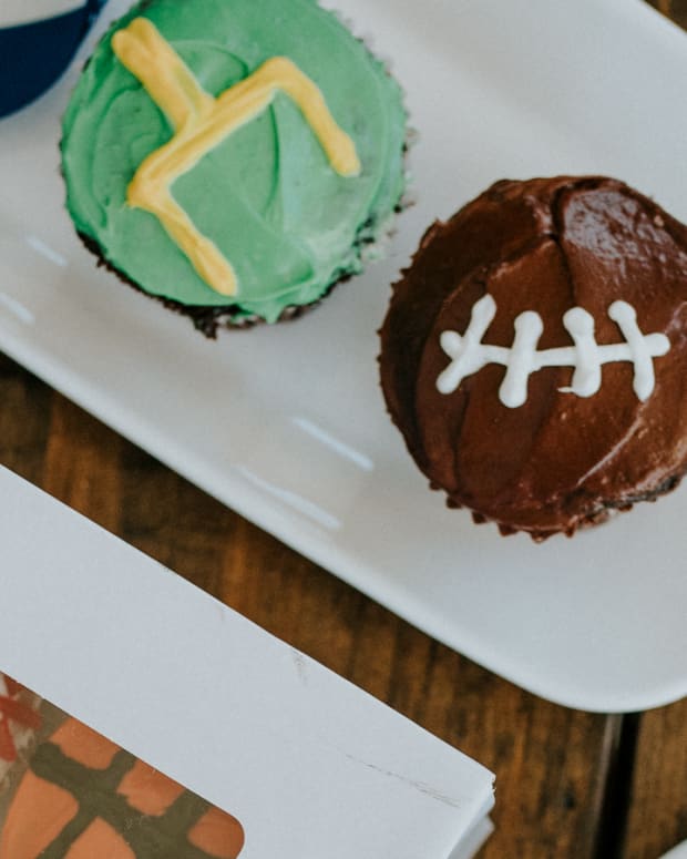 sports cupcakes