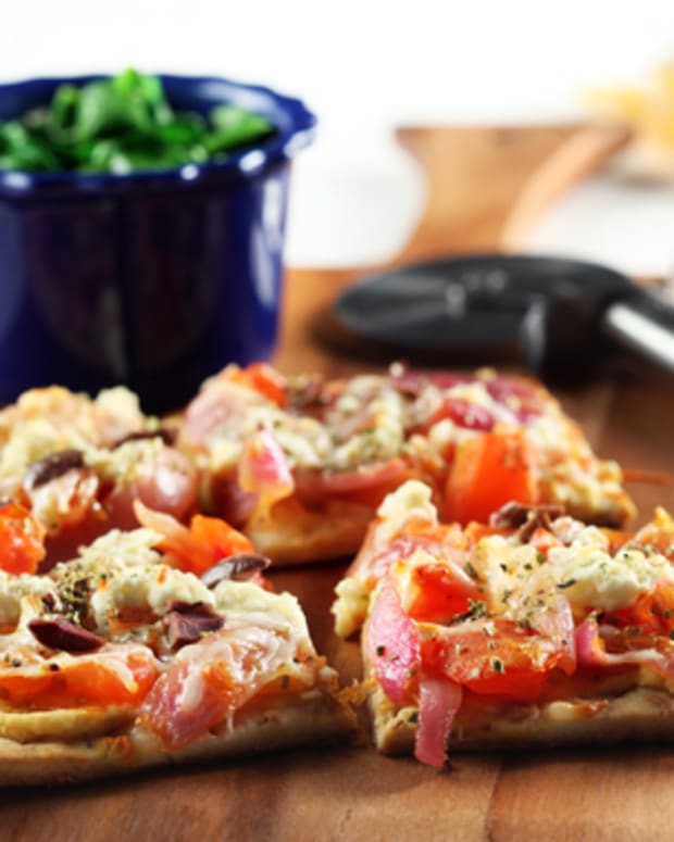 Vegetarian_Greek_Pizza_Flatbread___Spinach_Saute_