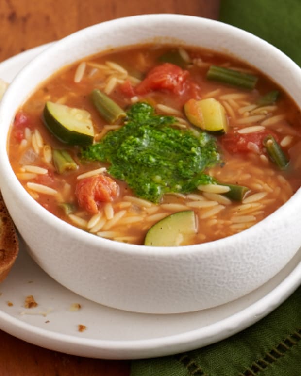 Italian Vegetable Soup with Cheese Bread