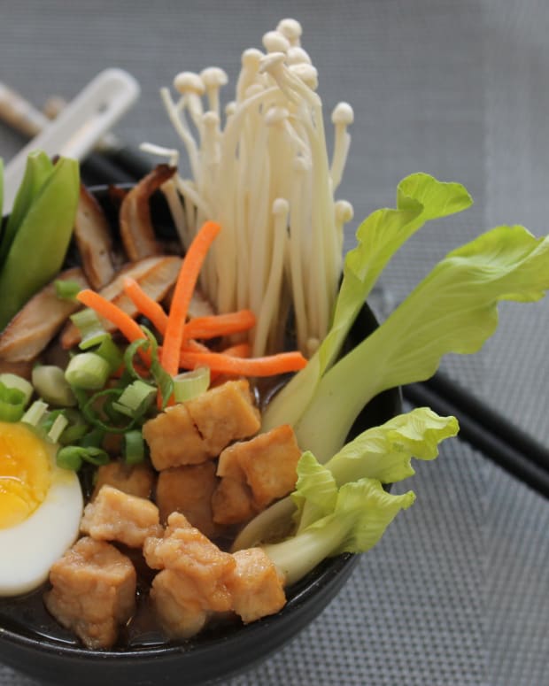 https://jamiegeller.com/.image/ar_8:10%2Cc_fill%2Ccs_srgb%2Cfl_progressive%2Cg_faces:center%2Cq_auto:good%2Cw_620/MTY1NTI0Nzg5NjQ0ODI5NzIz/homemade-ramen-soupjpg.jpg