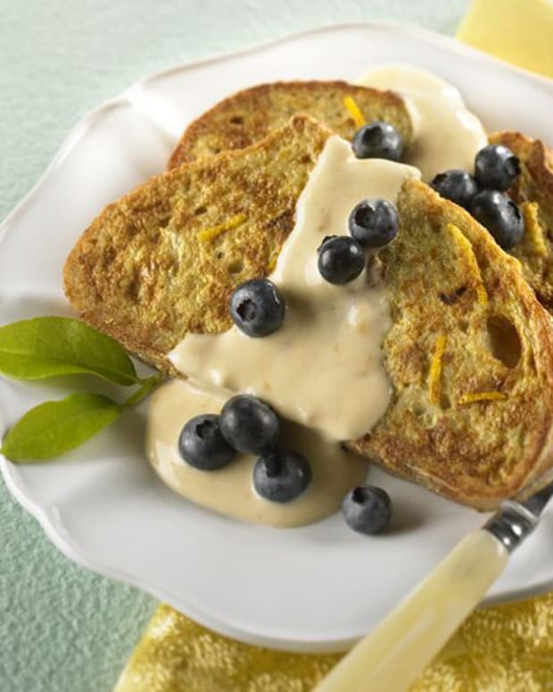 French Toast with Blueberries and Creamy Apricot Sauce