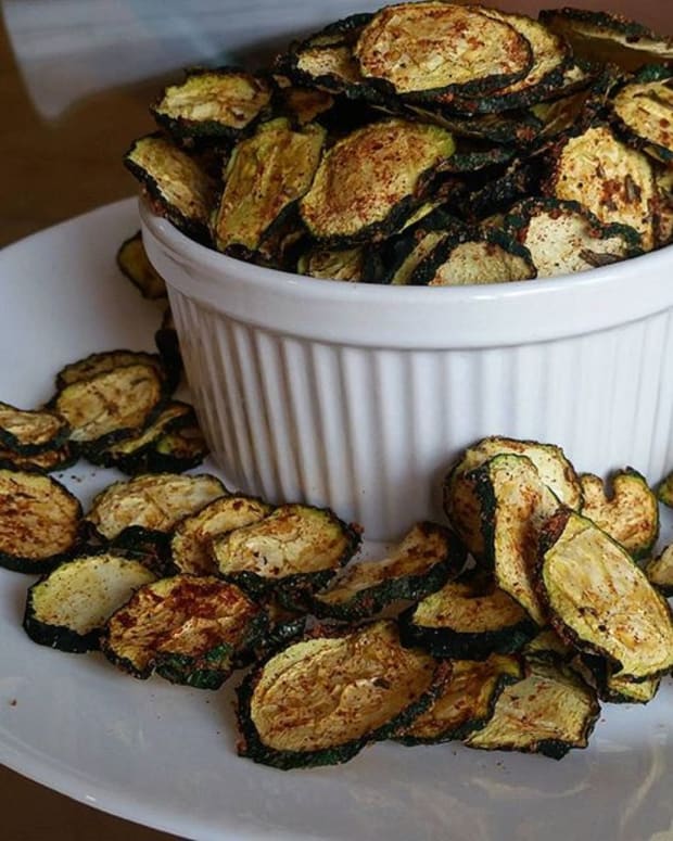BARBECUE FLAVORED ZUCCHINI CHIPS