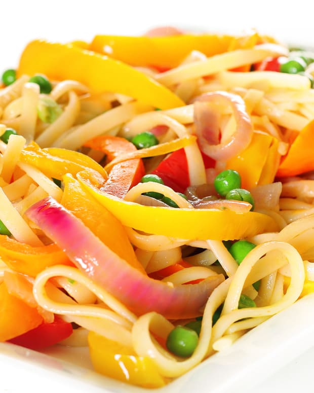 bell pepper and linguini salad