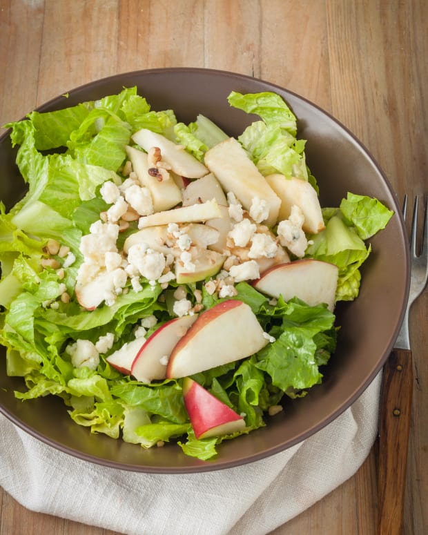 Apple Salad With Blue Cheese