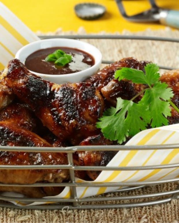 Chicken-Wings-with-Grilled-Ginger-Plum-Coulis