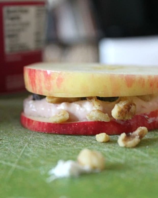 Apple Sandwiches with Cream Cheese