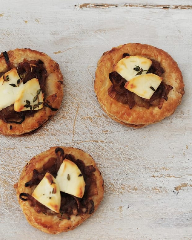 Caramelized Onion and Goat Cheese Pastry