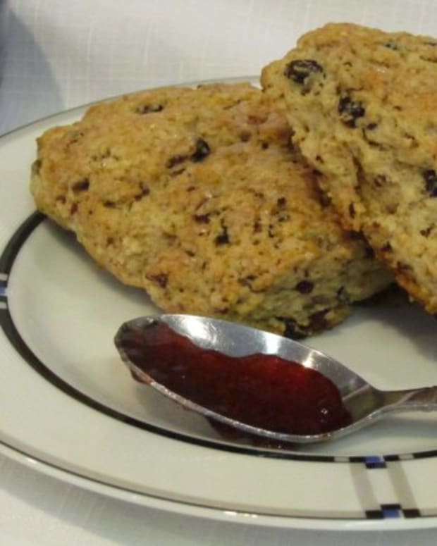 Currant and Oat Scones