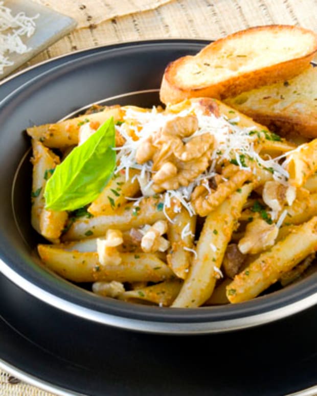penne with red pepper walnut pesto