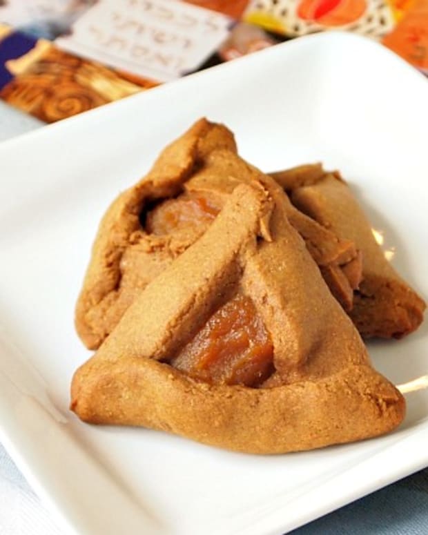 Gingerbread Hamantaschen with Spiced Apple Filling