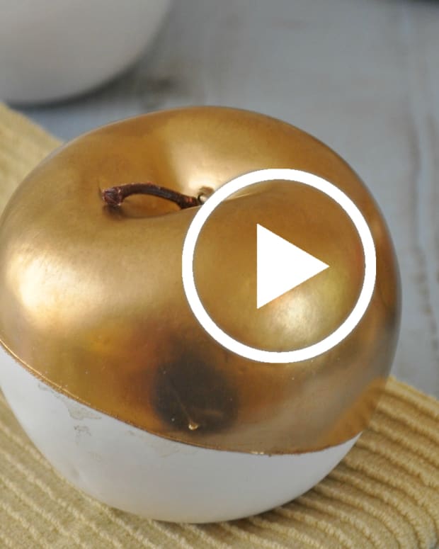 DIY Crafting: Golden Apples Centerpiece