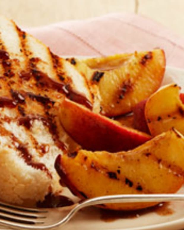 Grilled Angel Food Cake with Peaches