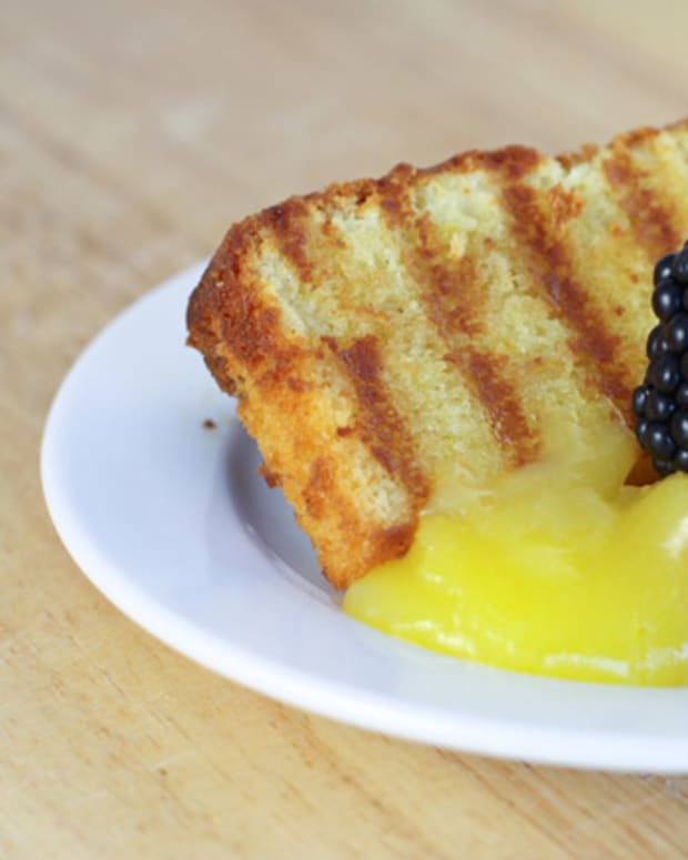 grilled coconut pound cake
