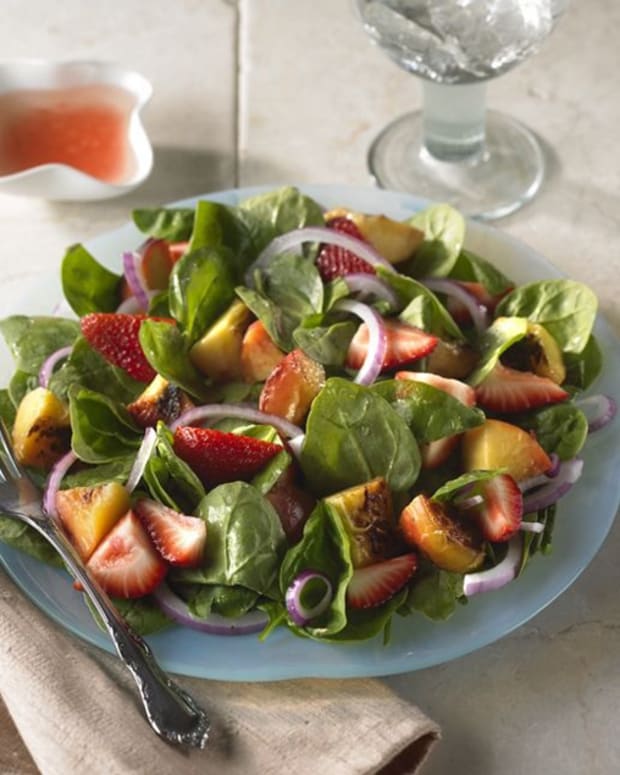 Spinach Salad with Grilled and Fresh Fruit