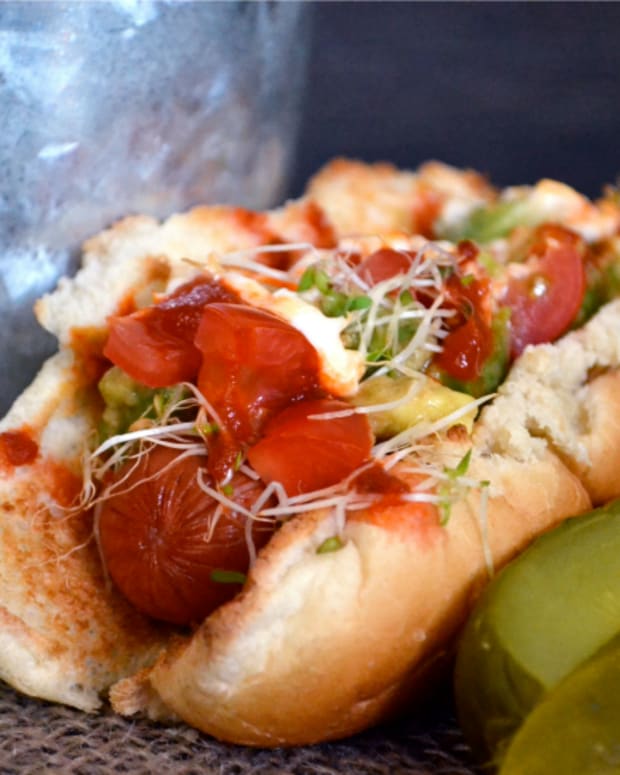 Hot dog with chilli and coriander salsa, Recipe