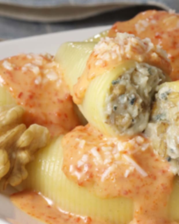 Gorgonzola & Walnut Stuffed Shells