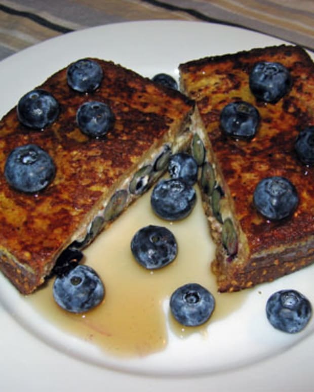 French Toast with Blueberries and Creamy Apricot Sauce