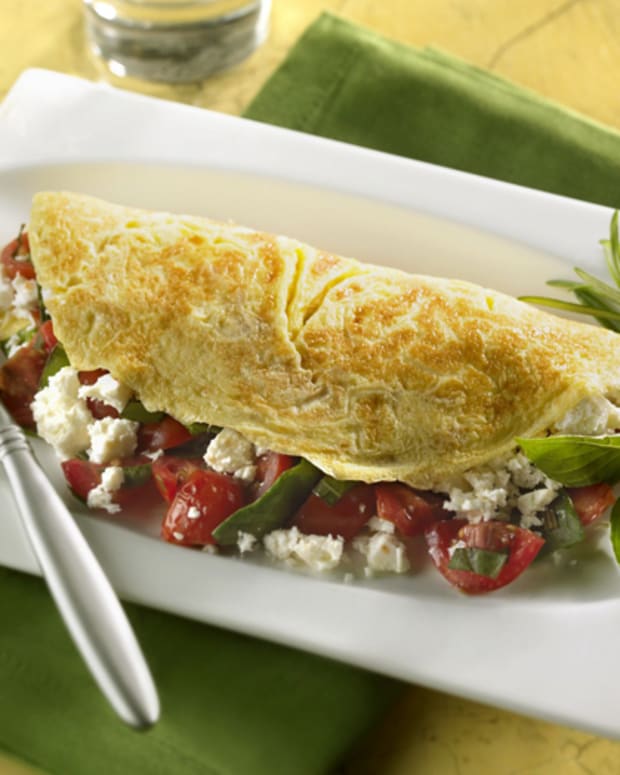 Fresh Spinach and Sweet Tomato Omelet with Feta