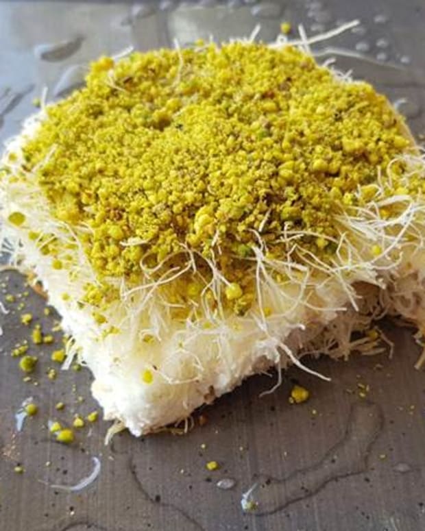 sweet cheese kanafeh