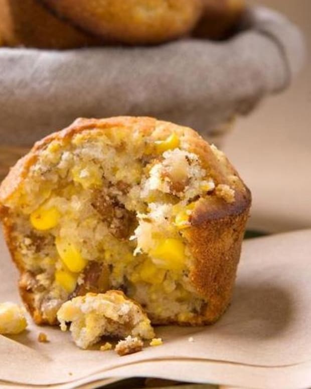 Cornbread-Walnut Muffins