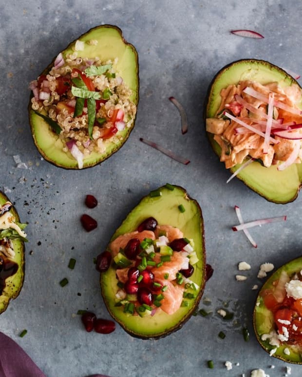 https://jamiegeller.com/.image/ar_8:10%2Cc_fill%2Ccs_srgb%2Cfl_progressive%2Cg_faces:center%2Cq_auto:good%2Cw_620/MTY3MTkwMDkxNTM2NTQwNzg4/stuffed-avocados.jpg