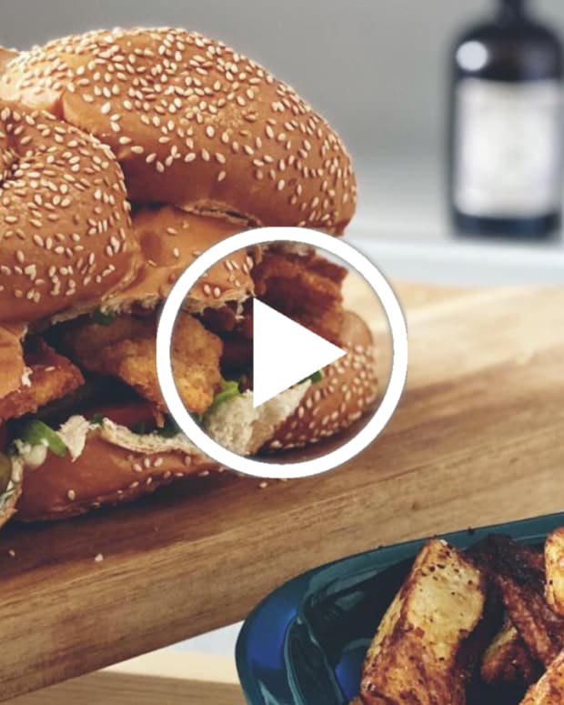 Challah schnitzel Sandwich video